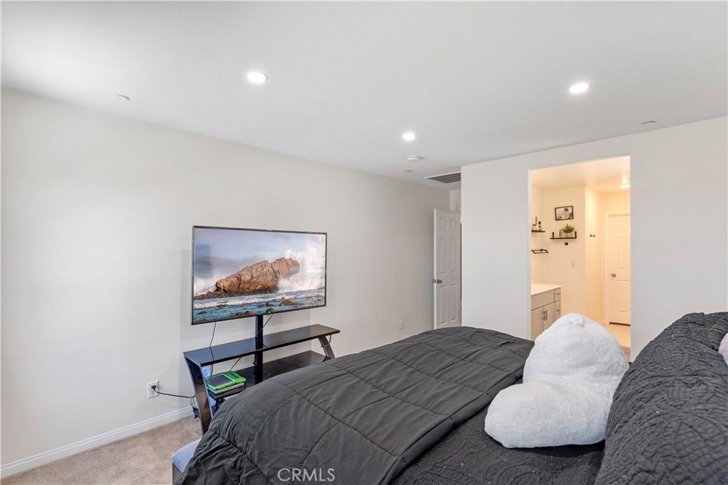 Image 13 of property listing at 44539 Freer Way, Lancaster, CA 93536