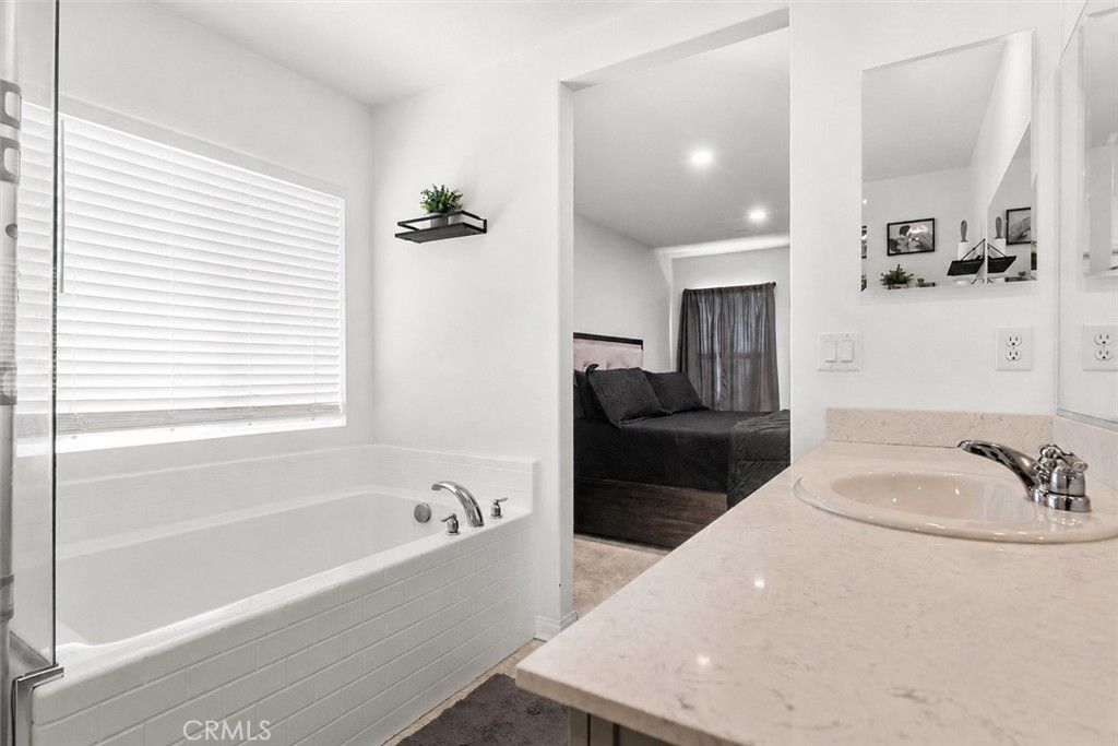 Image 15 of property listing at 44539 Freer Way, Lancaster, CA 93536