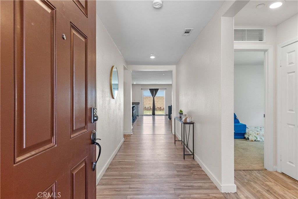 Image 2 of property listing at 44539 Freer Way, Lancaster, CA 93536