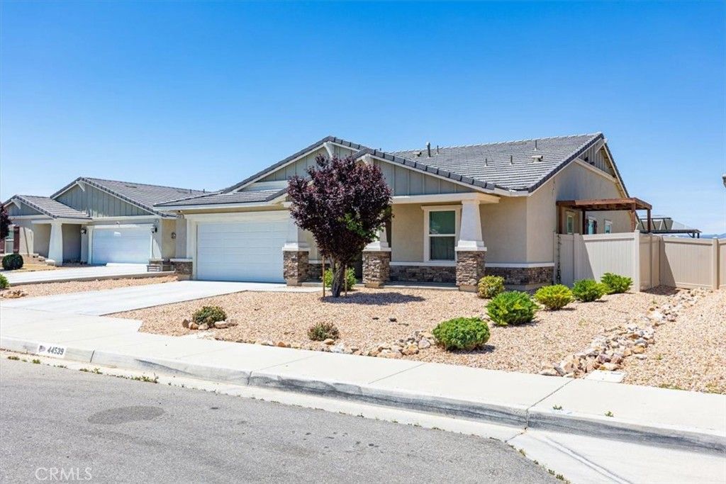 Image 27 of property listing at 44539 Freer Way, Lancaster, CA 93536