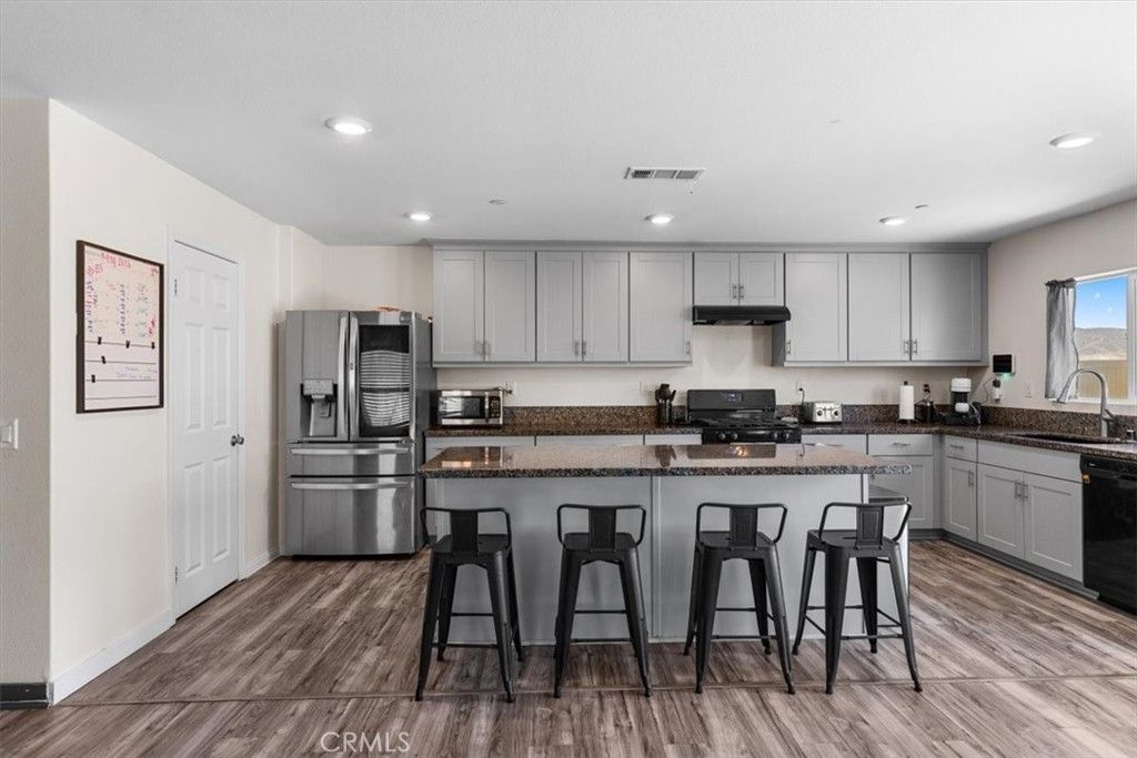 Image 5 of property listing at 44539 Freer Way, Lancaster, CA 93536