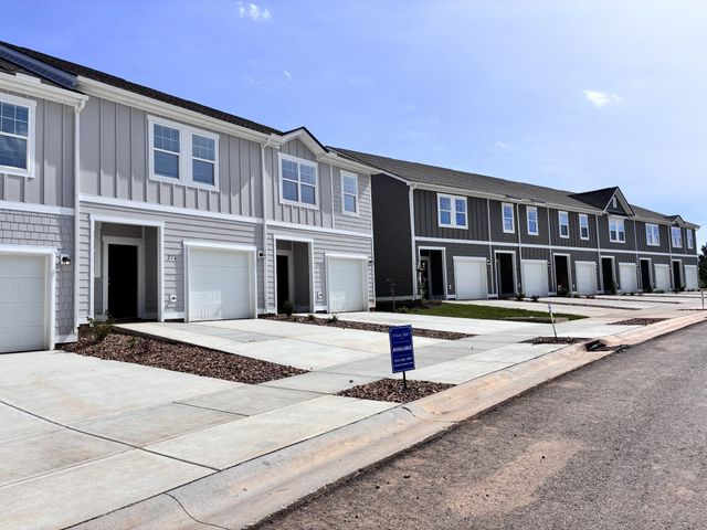 210 Darlington Drive, Dickson, TN 37055