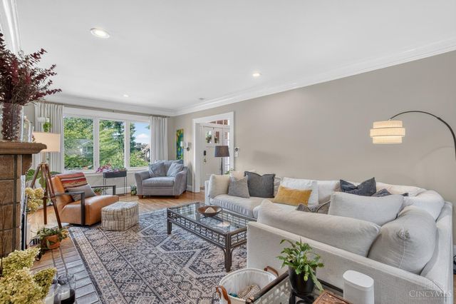 2924 Erie Avenue, Cincinnati, OH 45208