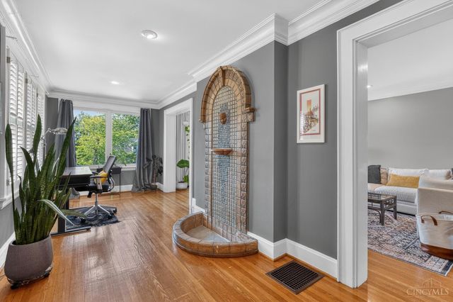 2924 Erie Avenue, Cincinnati, OH 45208