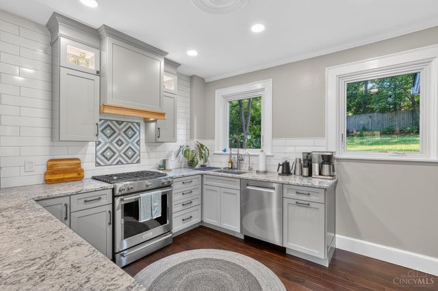 2924 Erie Avenue, Cincinnati, OH 45208