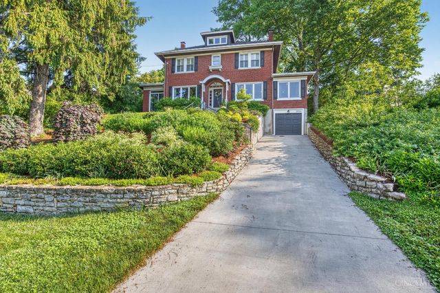 2924 Erie Avenue, Cincinnati, OH 45208