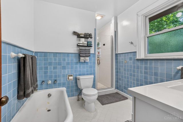 2924 Erie Avenue, Cincinnati, OH 45208