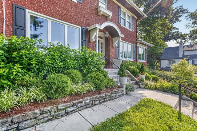 2924 Erie Avenue, Cincinnati, OH 45208