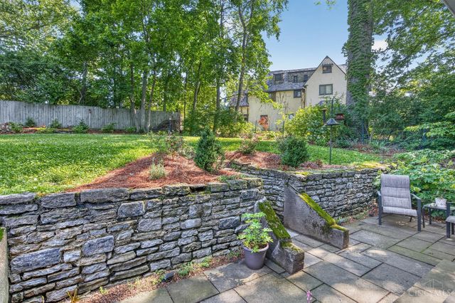 2924 Erie Avenue, Cincinnati, OH 45208