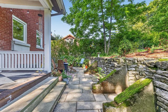 2924 Erie Avenue, Cincinnati, OH 45208