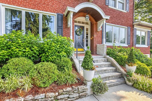 2924 Erie Avenue, Cincinnati, OH 45208