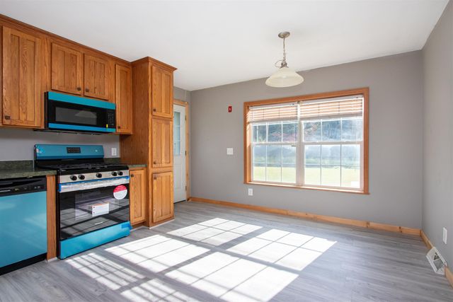 16 Deer Creek Lane, St. Johnsbury, VT 05819