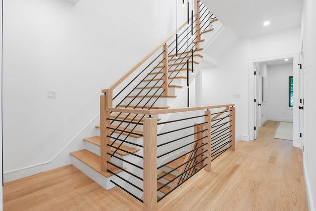 122 Cabot St 122, Newton, MA 02458