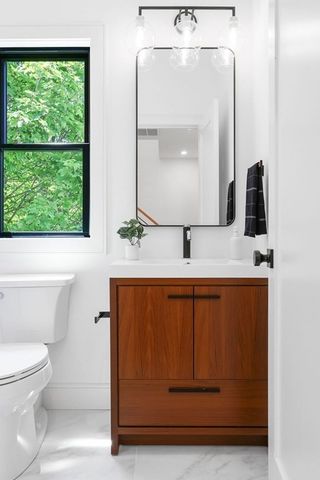 122 Cabot St 122, Newton, MA 02458