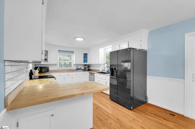 104 Ridgewood Street, Easley, SC 29642