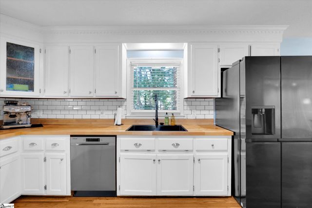 104 Ridgewood Street, Easley, SC 29642