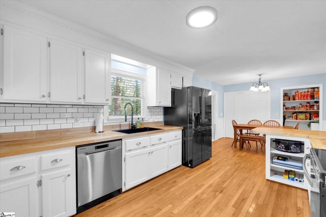 104 Ridgewood Street, Easley, SC 29642