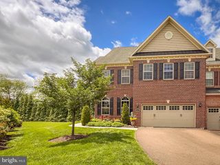 414 SAINT JAMES COURT, Langhorne, PA 19047