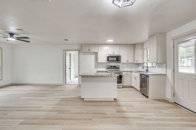 703 Odell Street, Cleburne, TX 76033