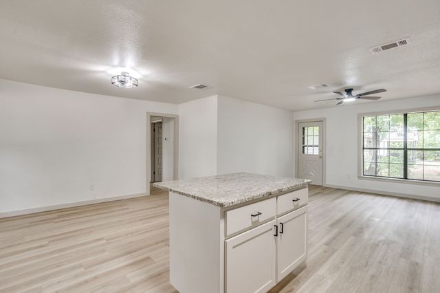 703 Odell Street, Cleburne, TX 76033