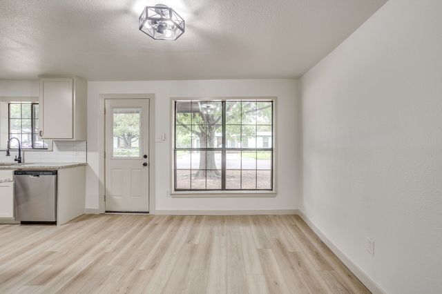 703 Odell Street, Cleburne, TX 76033