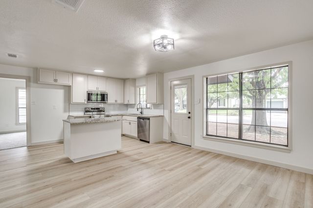 703 Odell Street, Cleburne, TX 76033
