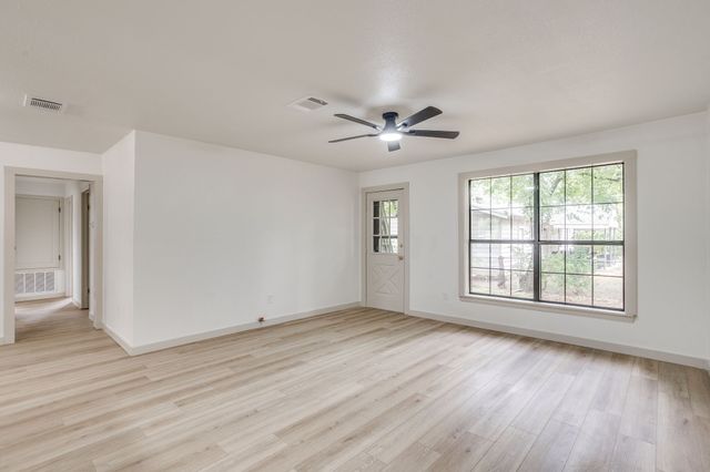 703 Odell Street, Cleburne, TX 76033