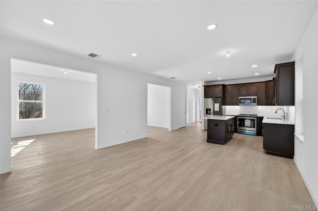 1 Hulse Street, Middletown, NY 10940