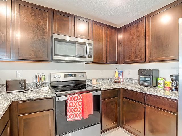 37501 SHARKS EYE LANE, Zephyrhills, FL 33541