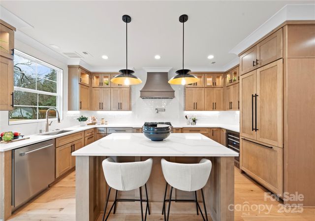 1641 Longfellow Street, Charlotte, NC 28205