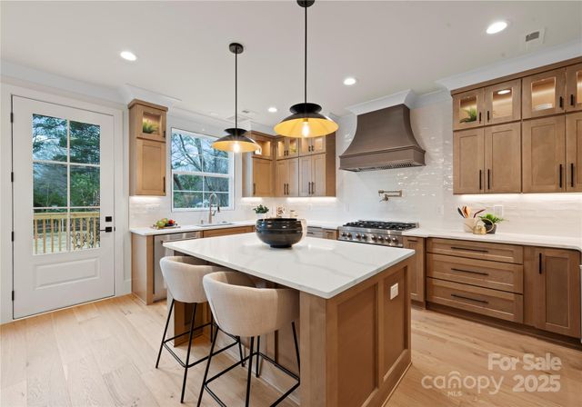 1641 Longfellow Street, Charlotte, NC 28205