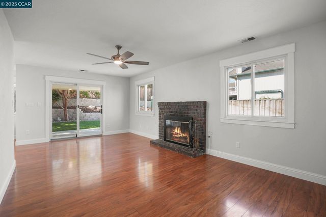 1541 Larkspur Ct, Oakley, CA 94561