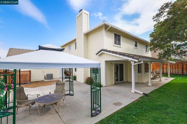 1541 Larkspur Ct, Oakley, CA 94561