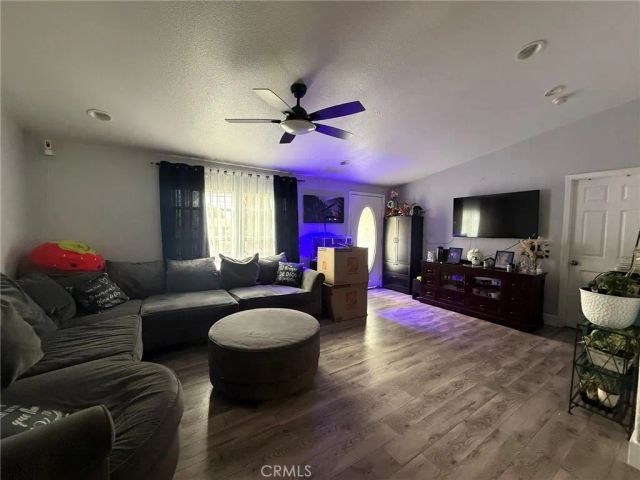16600 Orange 25, Paramount, CA 90723