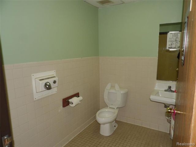 XXXXX Undisclosed, Detroit, MI 48206