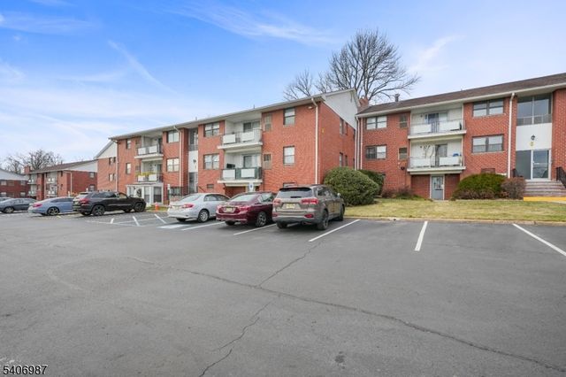1300 Rock Ave APT F1, North Plainfield Boro, NJ 07060