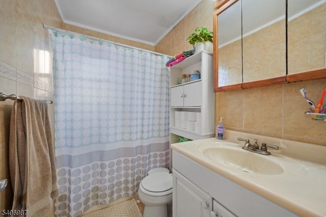 1300 Rock Ave APT F1, North Plainfield Boro, NJ 07060
