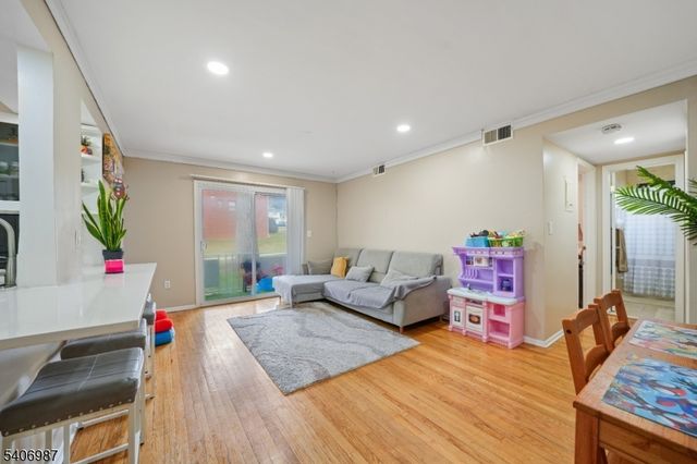 1300 Rock Ave APT F1, North Plainfield Boro, NJ 07060