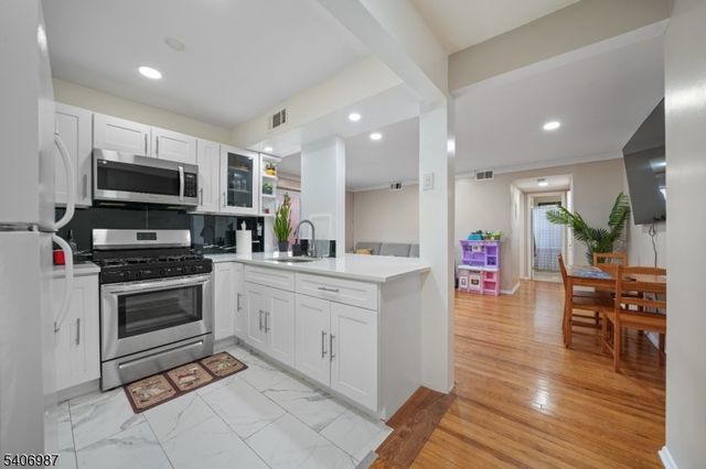 1300 Rock Ave APT F1, North Plainfield Boro, NJ 07060