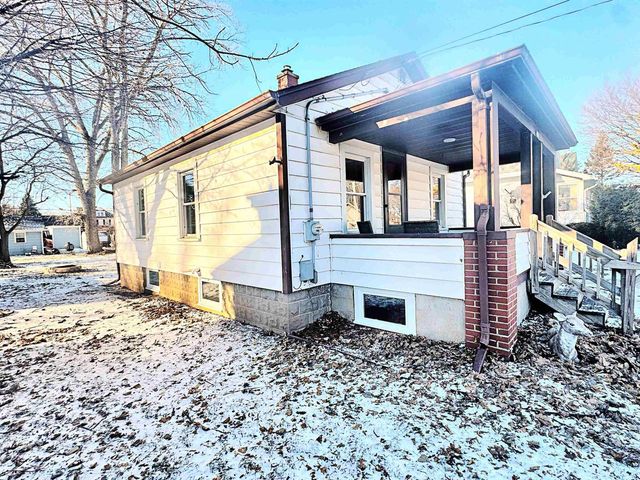 1633 BURDICK STREET, Oshkosh, WI 54901