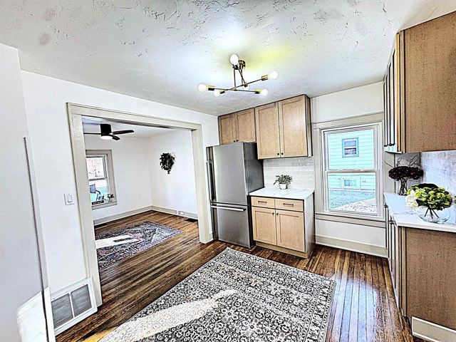 1633 BURDICK STREET, Oshkosh, WI 54901