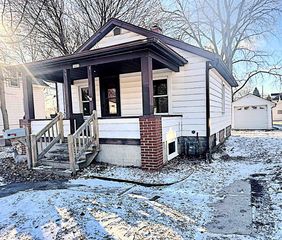 1633 BURDICK STREET, Oshkosh, WI 54901