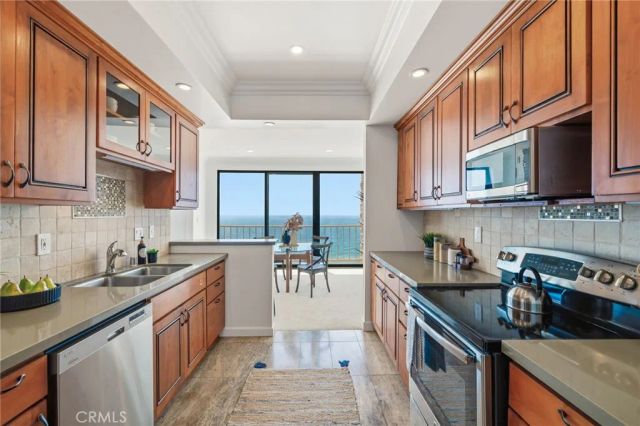 727 Esplanade 306, Redondo Beach, CA 90277