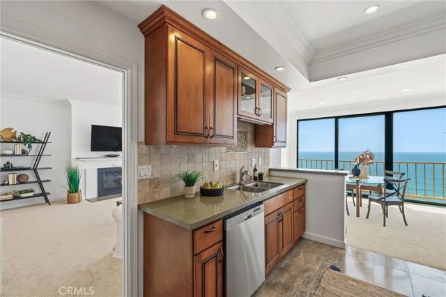 727 Esplanade 306, Redondo Beach, CA 90277