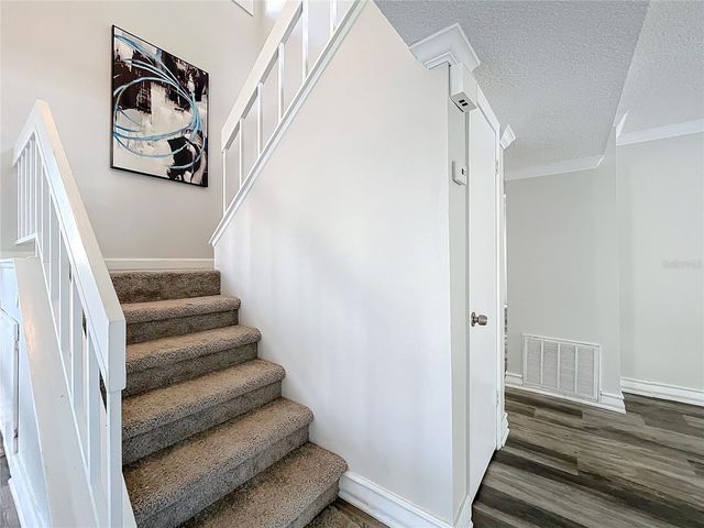 1040 WAVERLY DRIVE, Longwood, FL 32750