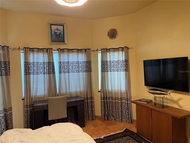 9017 BAYWOOD PARK DRIVE, Seminole, FL 33777