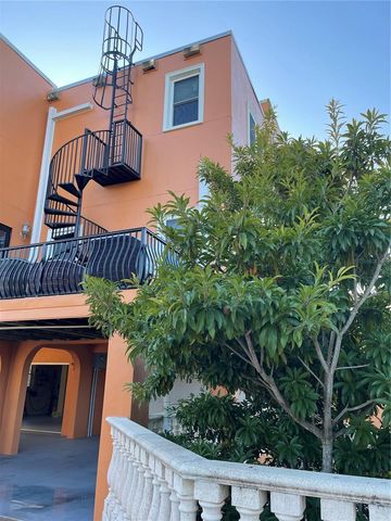 9017 BAYWOOD PARK DRIVE, Seminole, FL 33777