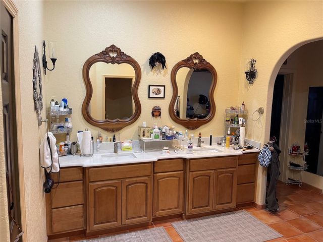 9017 BAYWOOD PARK DRIVE, Seminole, FL 33777