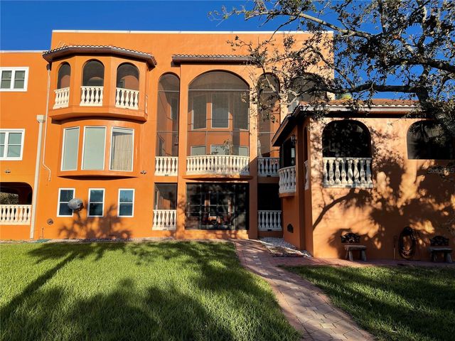 9017 BAYWOOD PARK DRIVE, Seminole, FL 33777