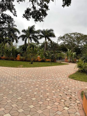 9017 BAYWOOD PARK DRIVE, Seminole, FL 33777